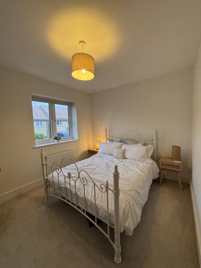Large double room in Balsham Main Photo