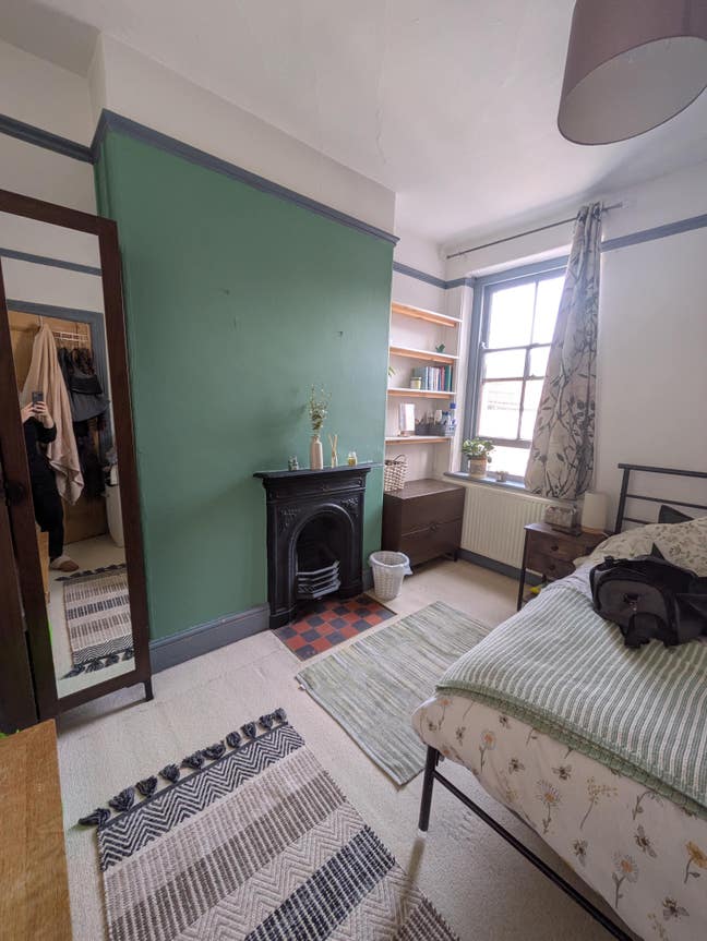 Furnished double room to rent! Main Photo