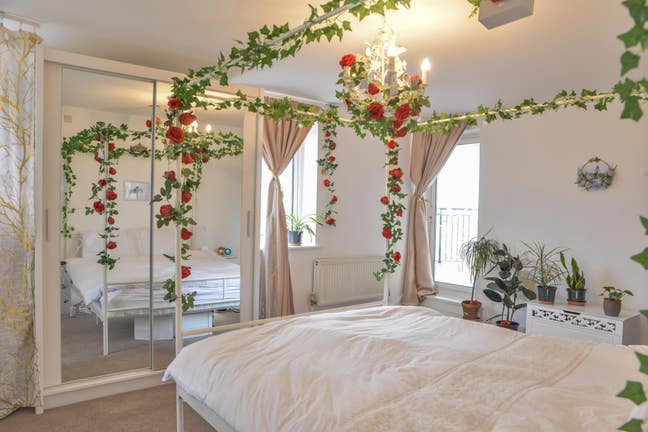 Ensuite Room in  2 bedroom Riverside Flat  Main Photo