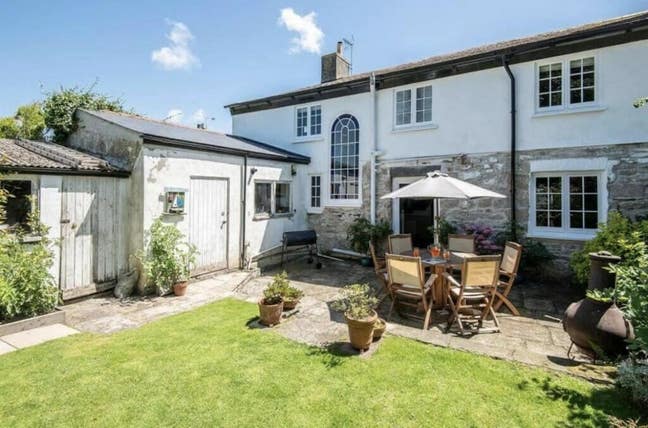 Room Available in Spacious, Relaxed Penryn Home Main Photo