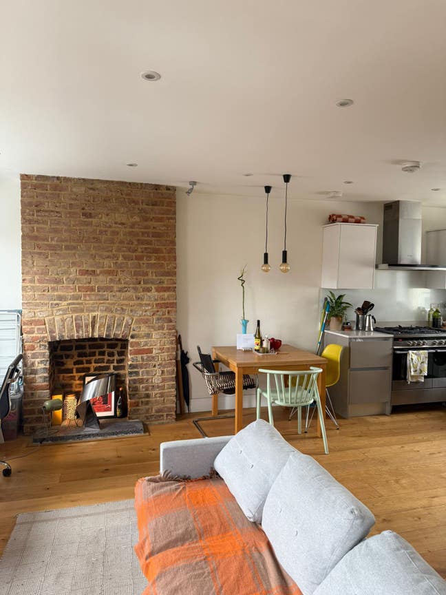 Double Room in comfortable and friendly flat  Main Photo