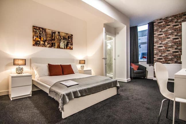Two En-Suite Rooms Available At The Wheatsheaf  Main Photo