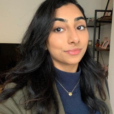 Looking for flatshare / buddy up in Stratford!  Main Photo