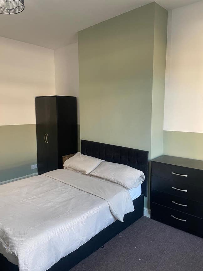 LARGE ROOM IN Central Southsea Main Photo