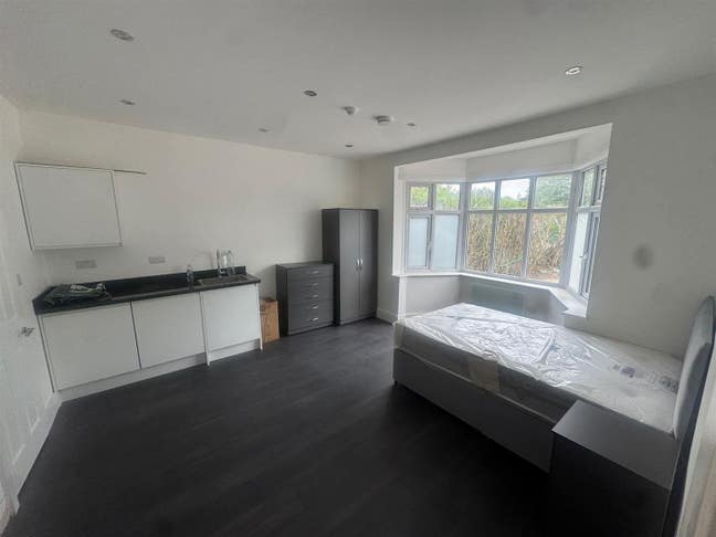 Studio flat SE12  Main Photo