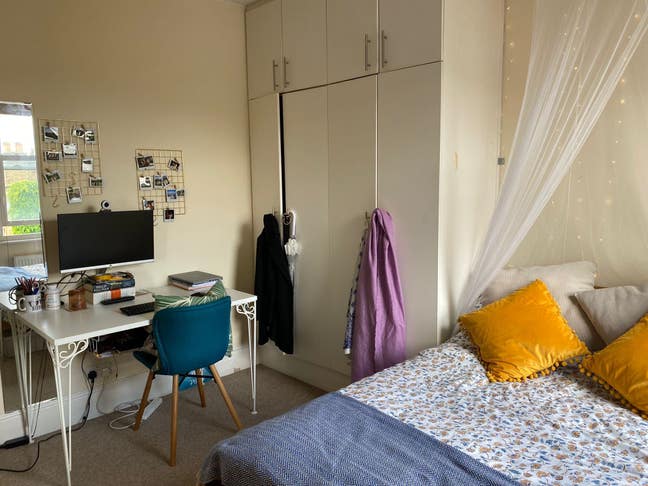 Sunny Double Room in Elephant and Castle  Main Photo