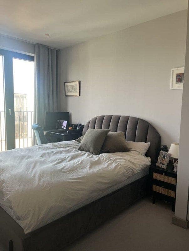 Double, En suite Room Available in Wandsworth Town Main Photo