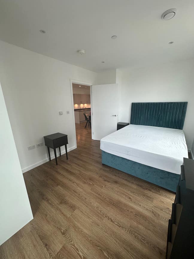 Beautiful Double room on 10th floor w/ own bath Main Photo