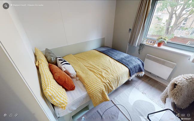 Looking for tenancy replacement for ensuite room! Main Photo