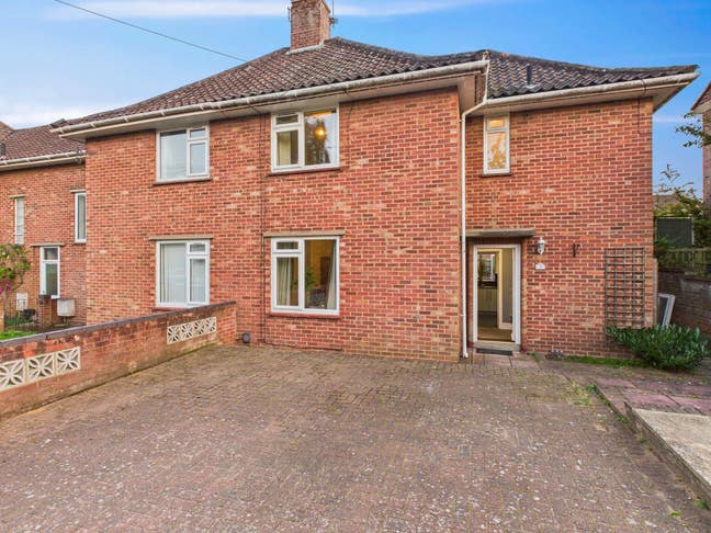 Spacious Bedrooms Available - Very Close to UEA Main Photo