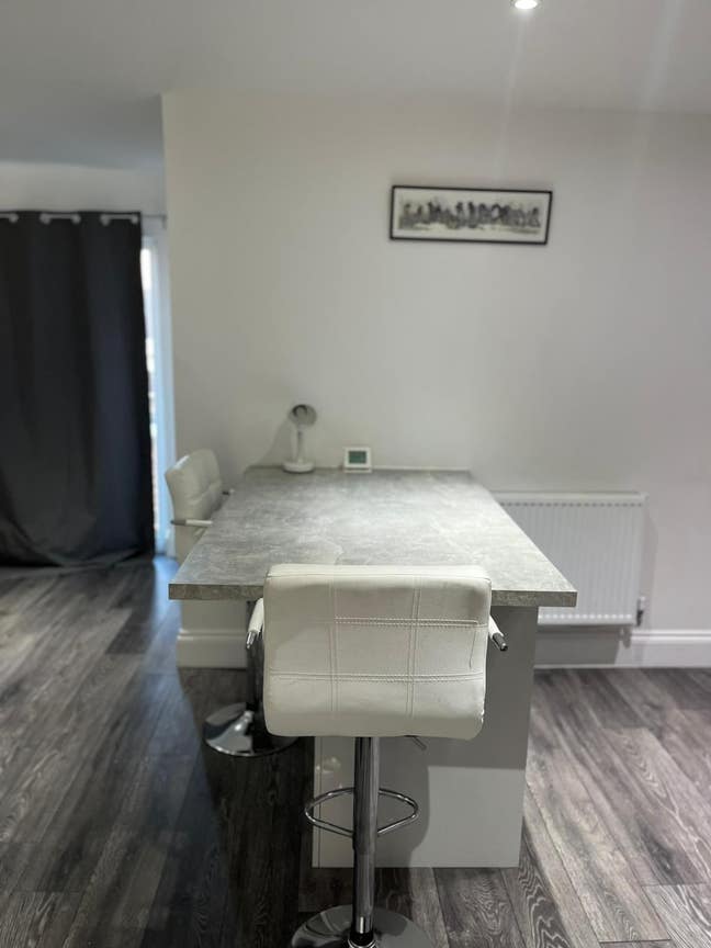  "Cosy Room in West Byfleet Shared Apartment  Main Photo