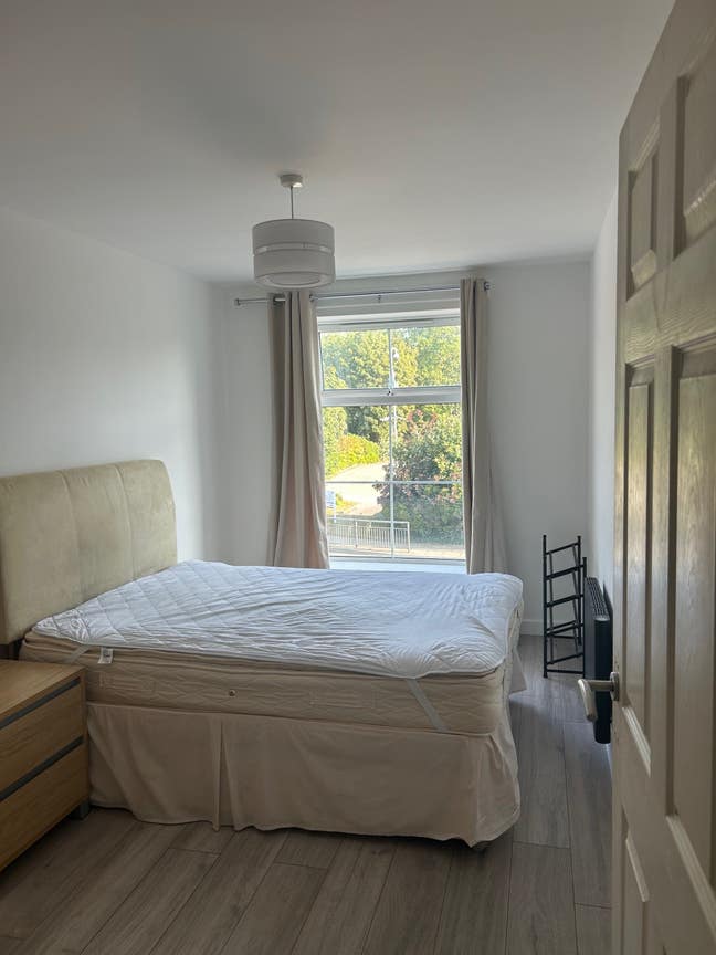 Flatmate wanted to share bright 2-Bed apartment  Main Photo