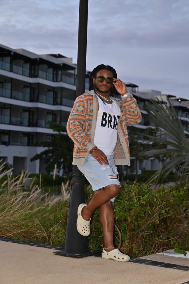 I am a professional male aged 26 looking for ... Main Photo