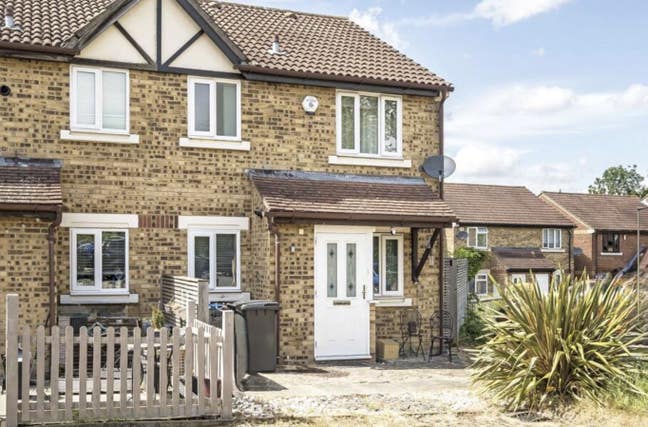 1 Bedroom HOUSE with parking & gardens Main Photo