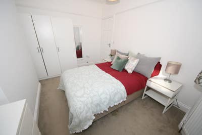 Available now - Double room NW2 Main Photo