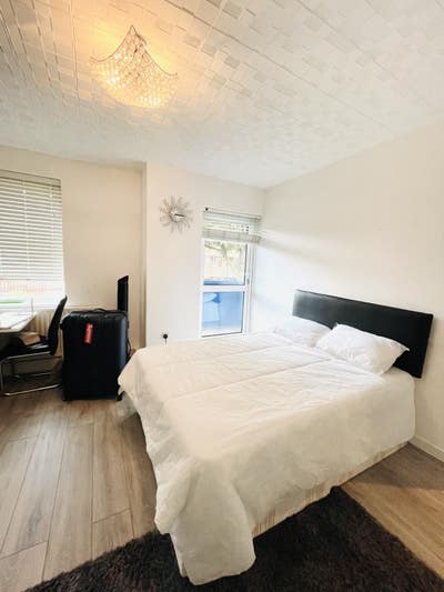 Private Balcony & Artsy area │Shoreditch Main Photo