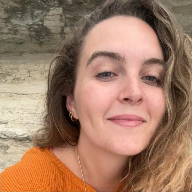 Professional Female seeks a single or double room Main Photo