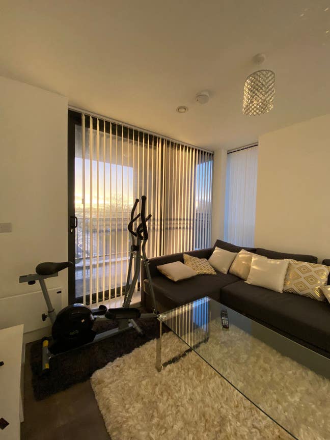 2 Double Bed, 1 Ensuite  Main Photo