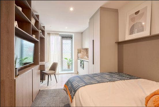 Beautiful Silver Exec Studio at Acer Square Garden Main Photo