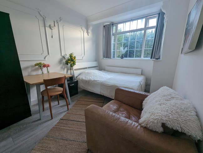 Cosy Double in Friendly Pro House | Garden | 5★  Main Photo