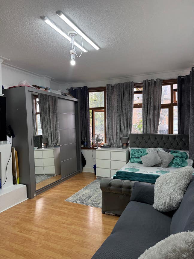 Room for rent  Main Photo