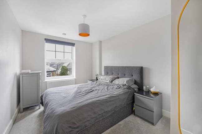 Double bedroom with ensuite  Main Photo