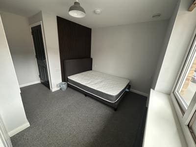 House share available 2 double bedrooms, recently  Main Photo