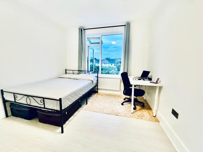 Double room, Hounslow East Main Photo