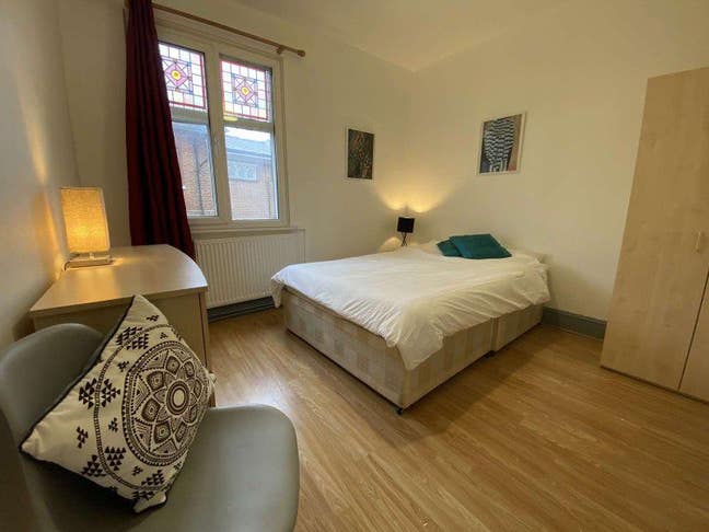 ** 3 rooms available in shared house **  Rochester Main Photo
