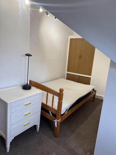 3 rooms to rent in great location   Main Photo