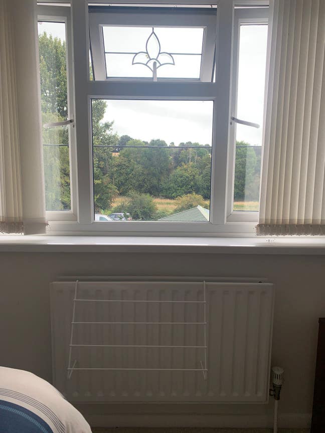 Single Room with lovely views  Main Photo