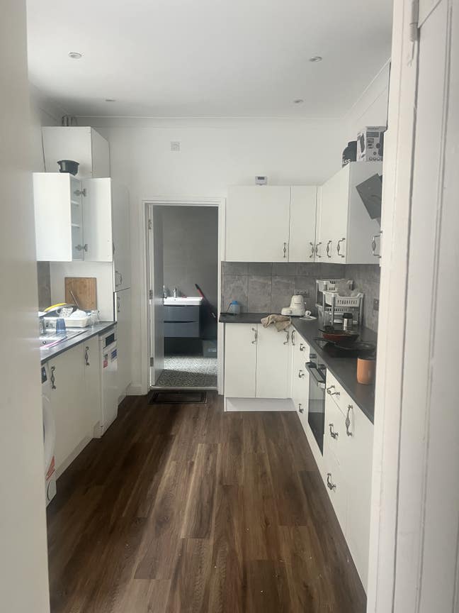 Stylish double room perfect for couples! Just 5 mi Main Photo