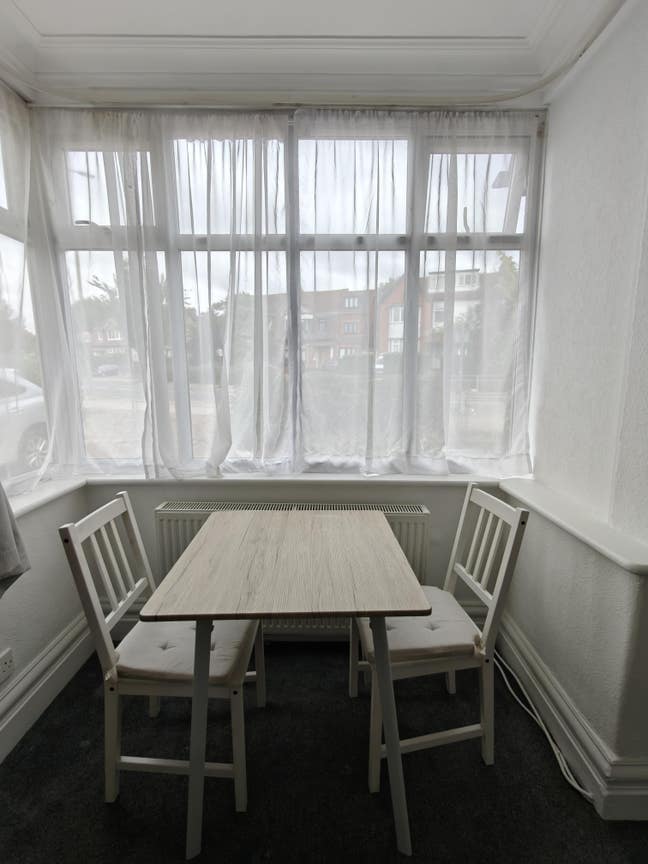 Lovely Ground floor studio bills included Main Photo
