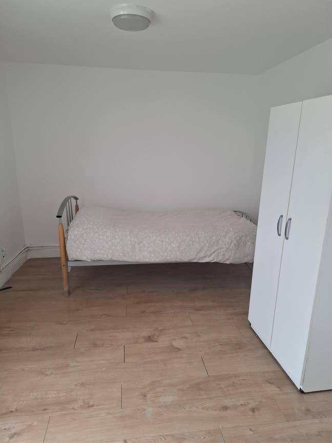 Studio flat for rent Main Photo