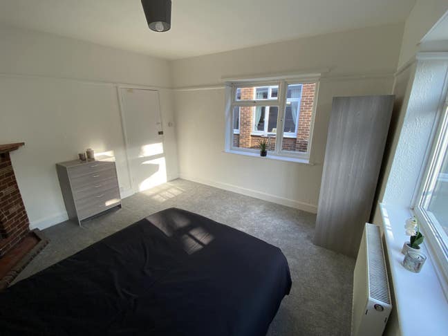 2 Double Rooms in a professional house share Main Photo