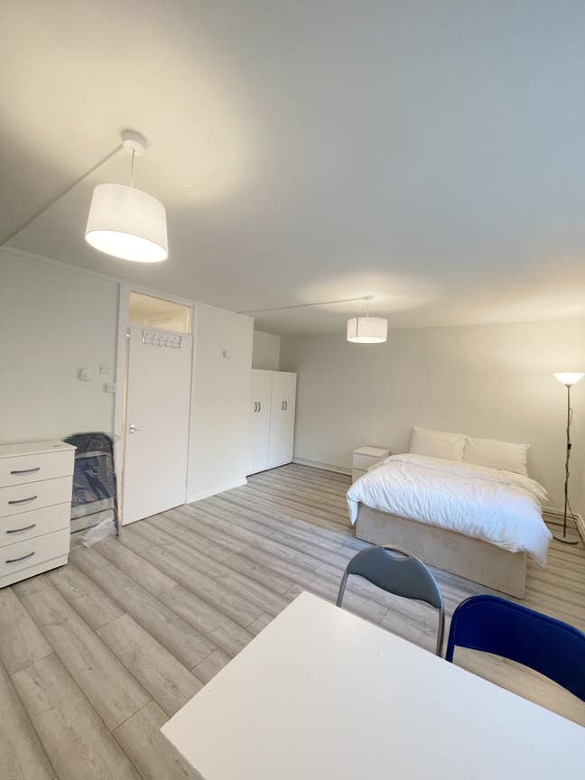Spacious Studio Flat | Canada Water / Surrey Quays Main Photo