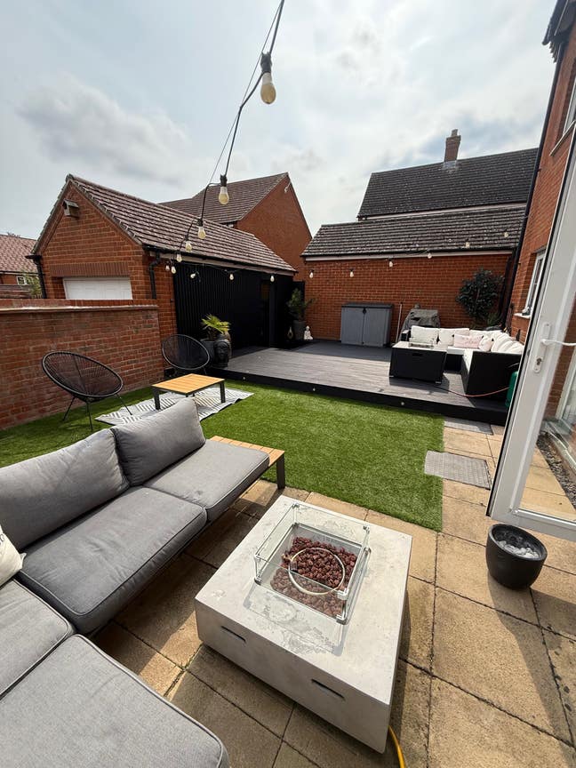Double room in modern house - quiet location  Main Photo