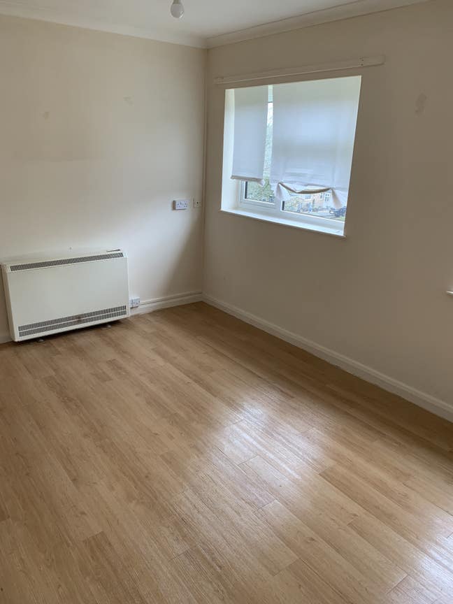 Cheap flats in Bracknell from £900 a month Main Photo