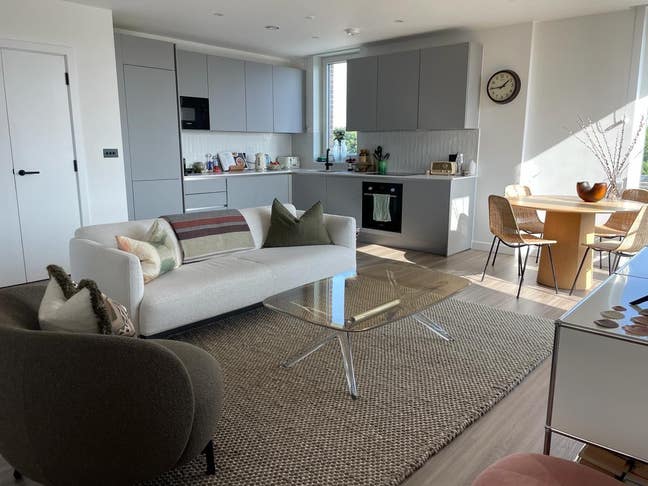 Sunny flat in North London Main Photo