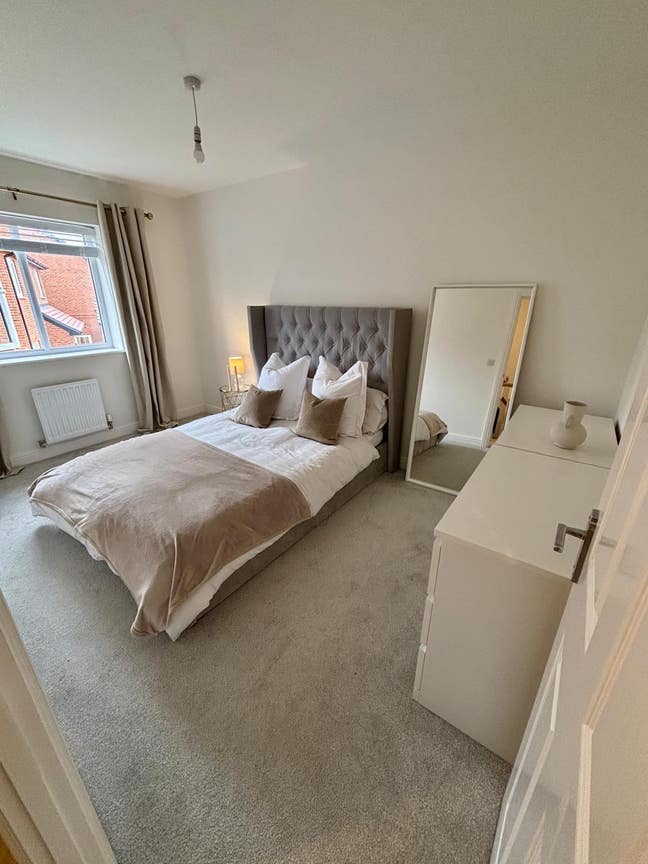 Bright and airy room in newbuild home in NE5 Main Photo