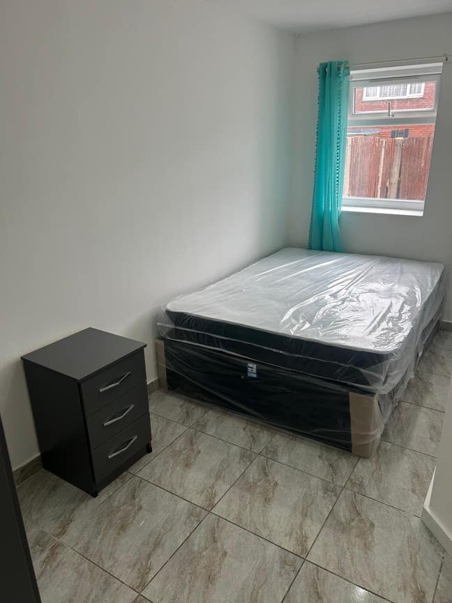 Supported Accommodation en-suites double rooms Main Photo