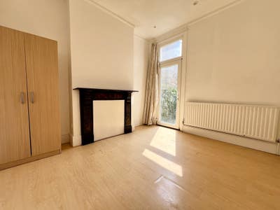 Ground Floor Double Room in SE6 Main Photo