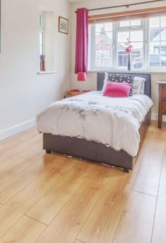 Double room for rent in Virginia Water  Main Photo