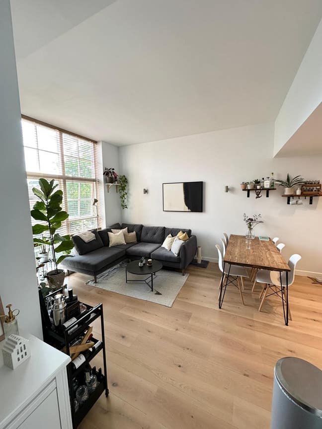 Double Room in De Beauvoir Town with Large Ensuite Main Photo