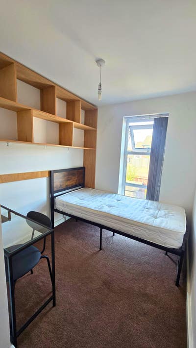 4 bedrooms house to rent in Fallowfield Main Photo