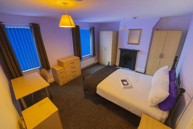 Large Double Room - Avialable Now Main Photo