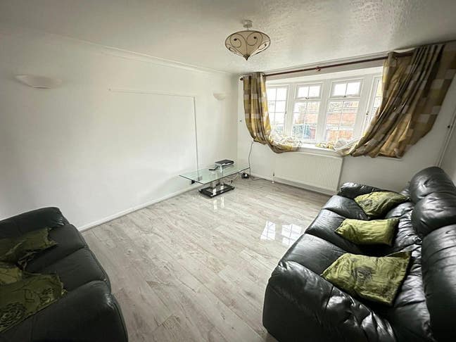 6 Rooms Available in Modern House in Wickford Main Photo