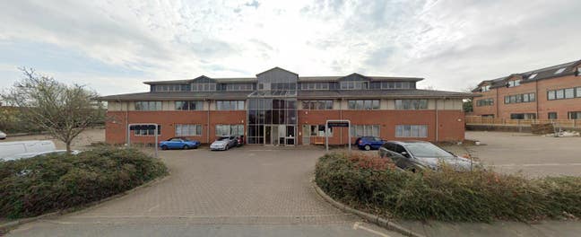 New Modern One Bedroom Apartment, Close to Leather Main Photo