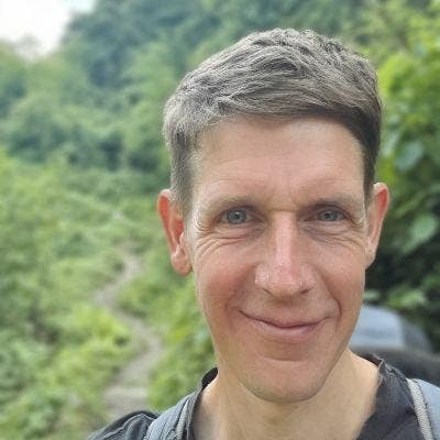 Professional Male seeks a single or double room Main Photo