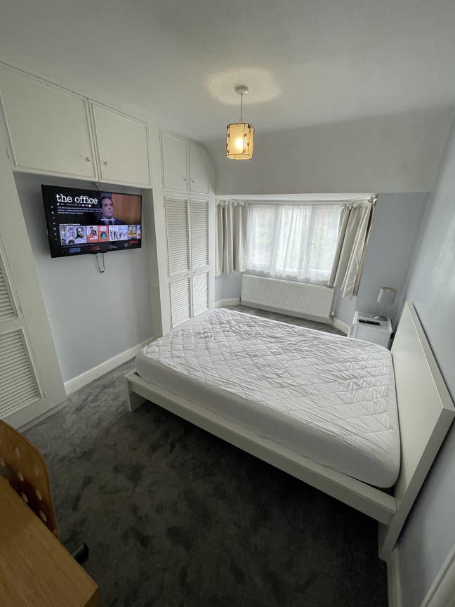 Large Double Room in shared house - Bills Included Main Photo